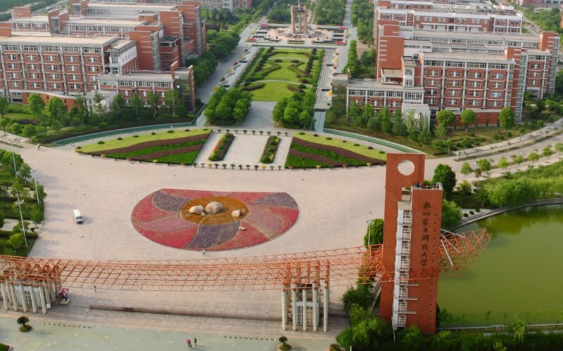 杭州电子科技大学下沙校区环境幽静，校园建设一流，读书好地方